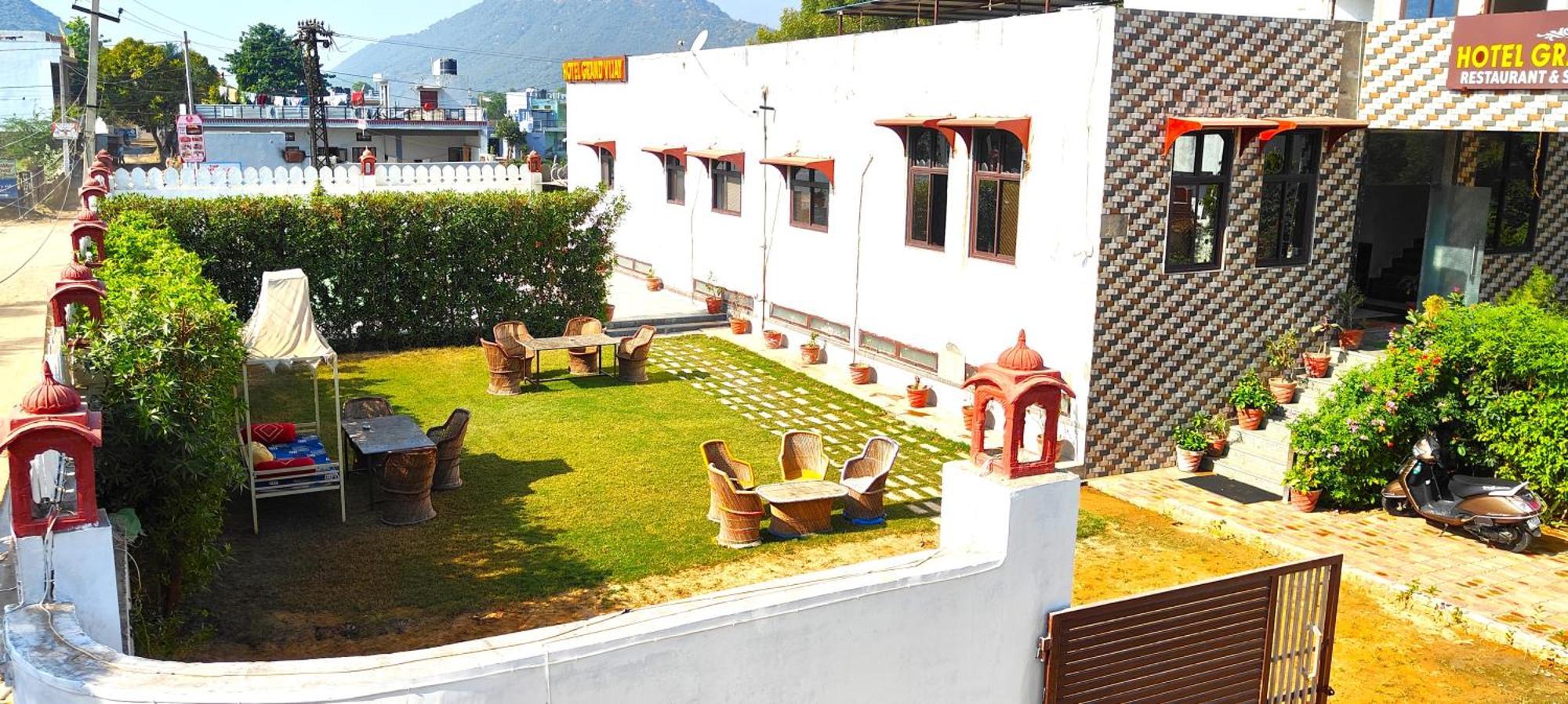 Hotel Grand Vijay Pushkar Ngoại thất bức ảnh